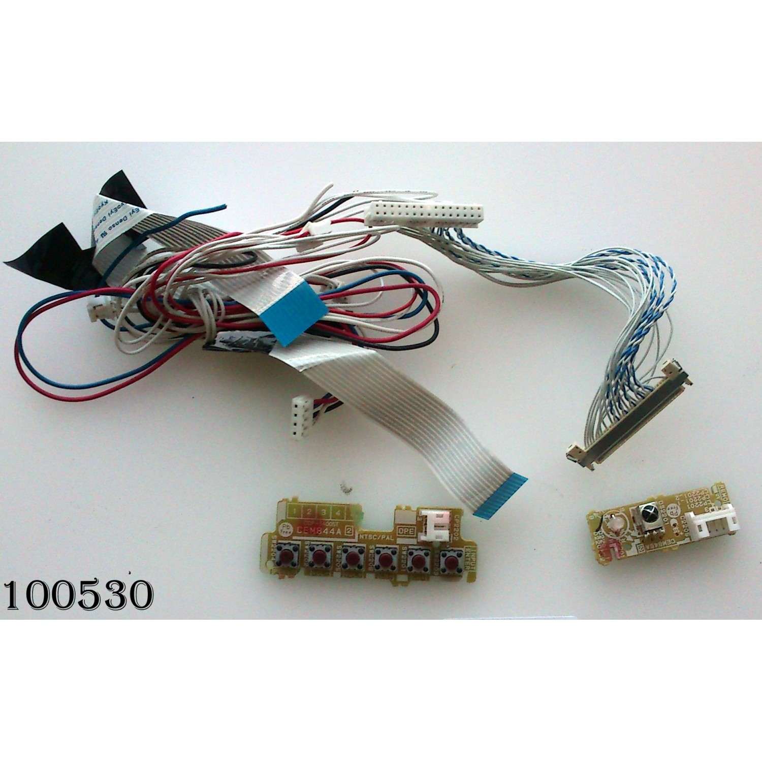 KIT DE CABLES PARA TV / SANSUI SLED2490